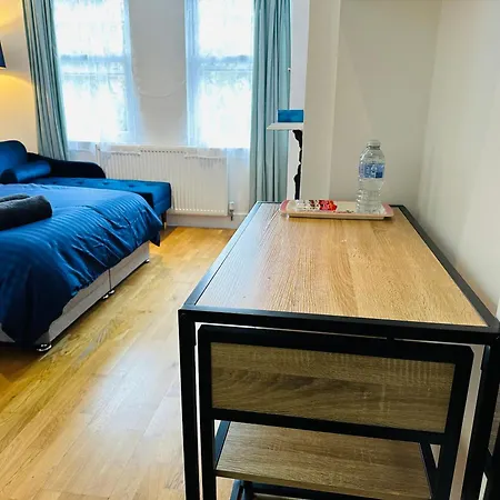 Stunning One Bedroom Studio Flat London Exterior photo