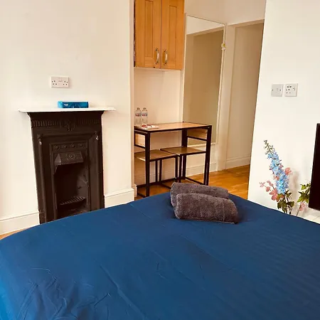 Stunning One Bedroom Studio Flat London Exterior photo