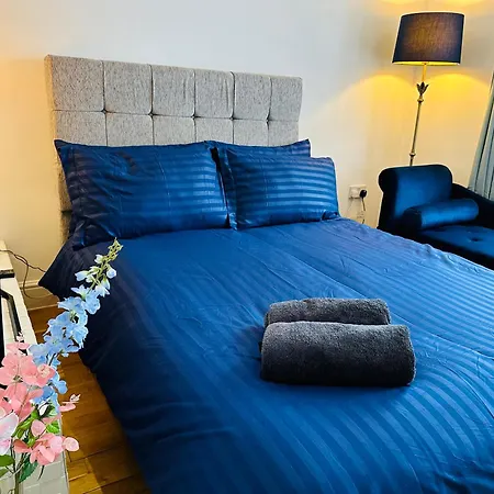 Stunning One Bedroom Studio Flat London Exterior photo